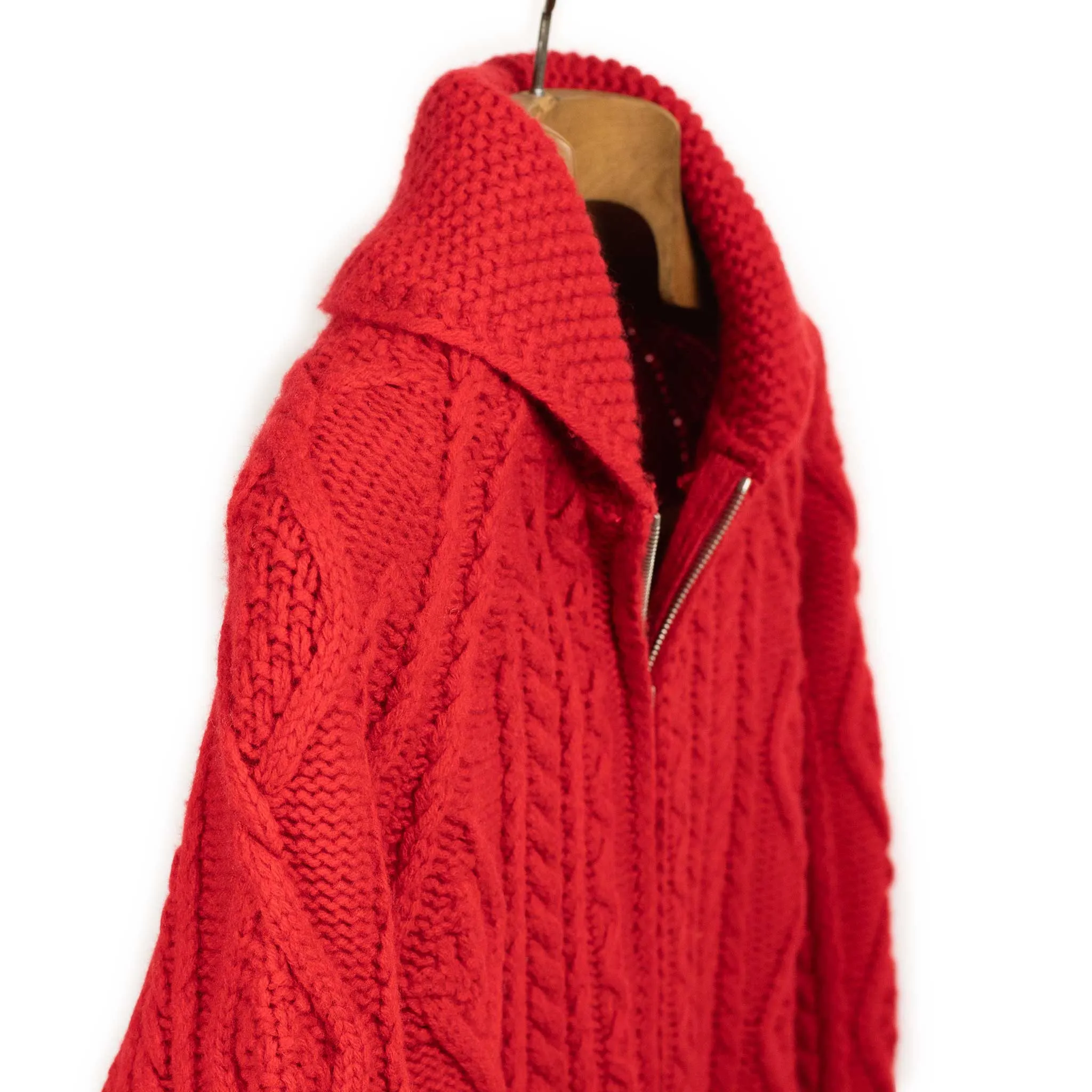 Cabled zip jacket in red wool and cashmere