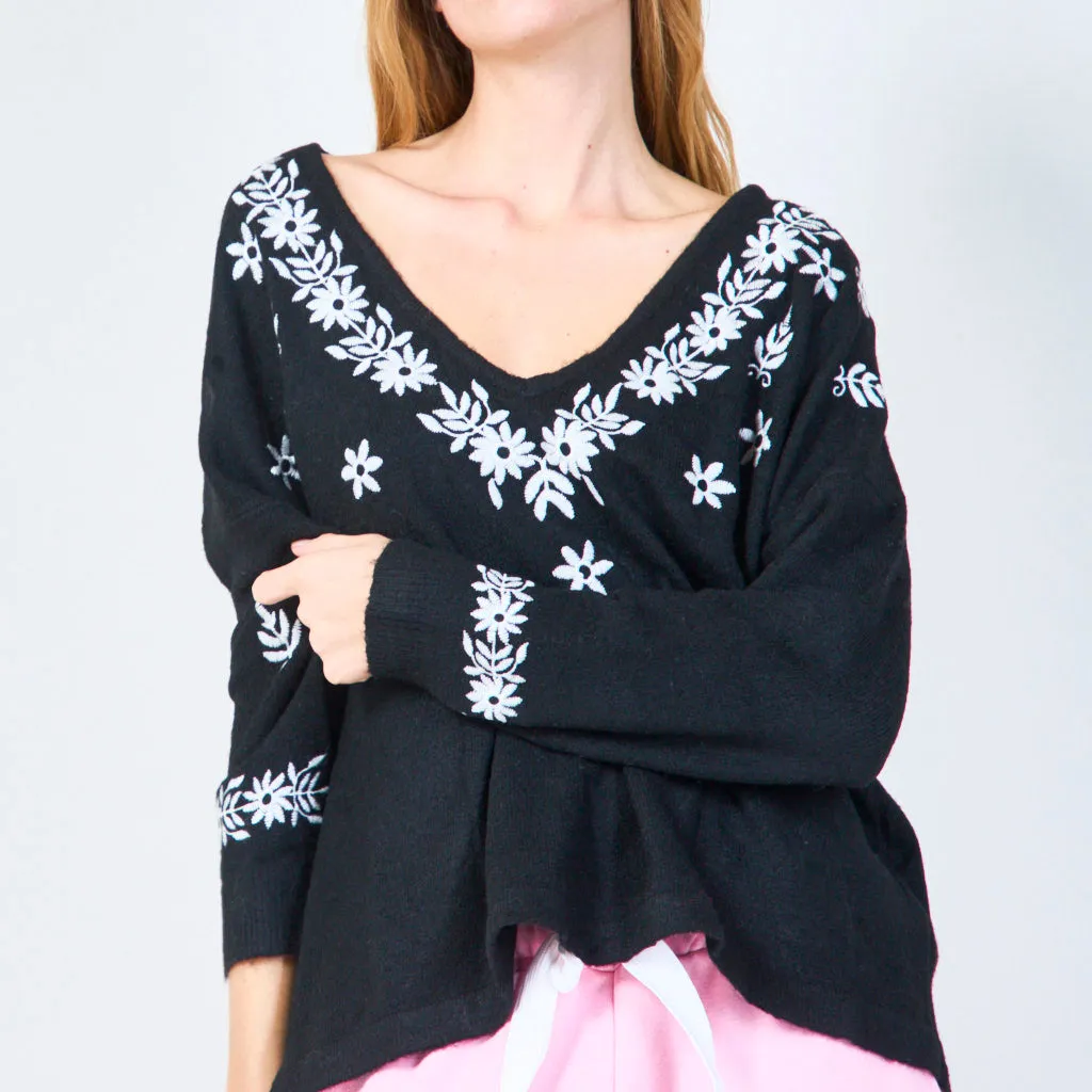 Embroidered floral V-neck sweater wholesale