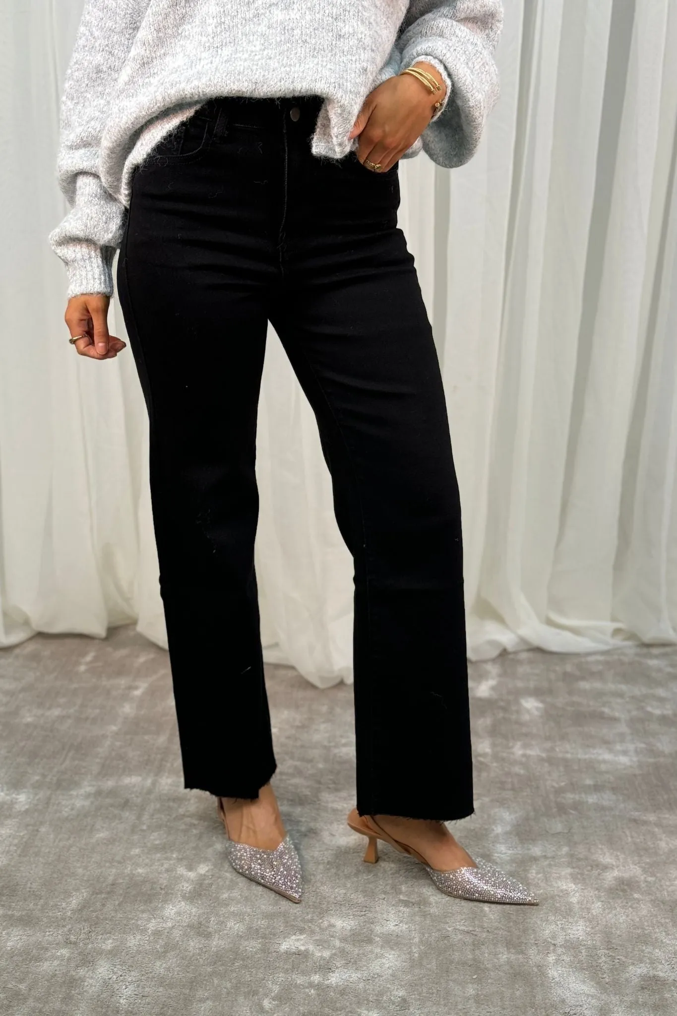 Lynne Wide Leg Jeans In Black