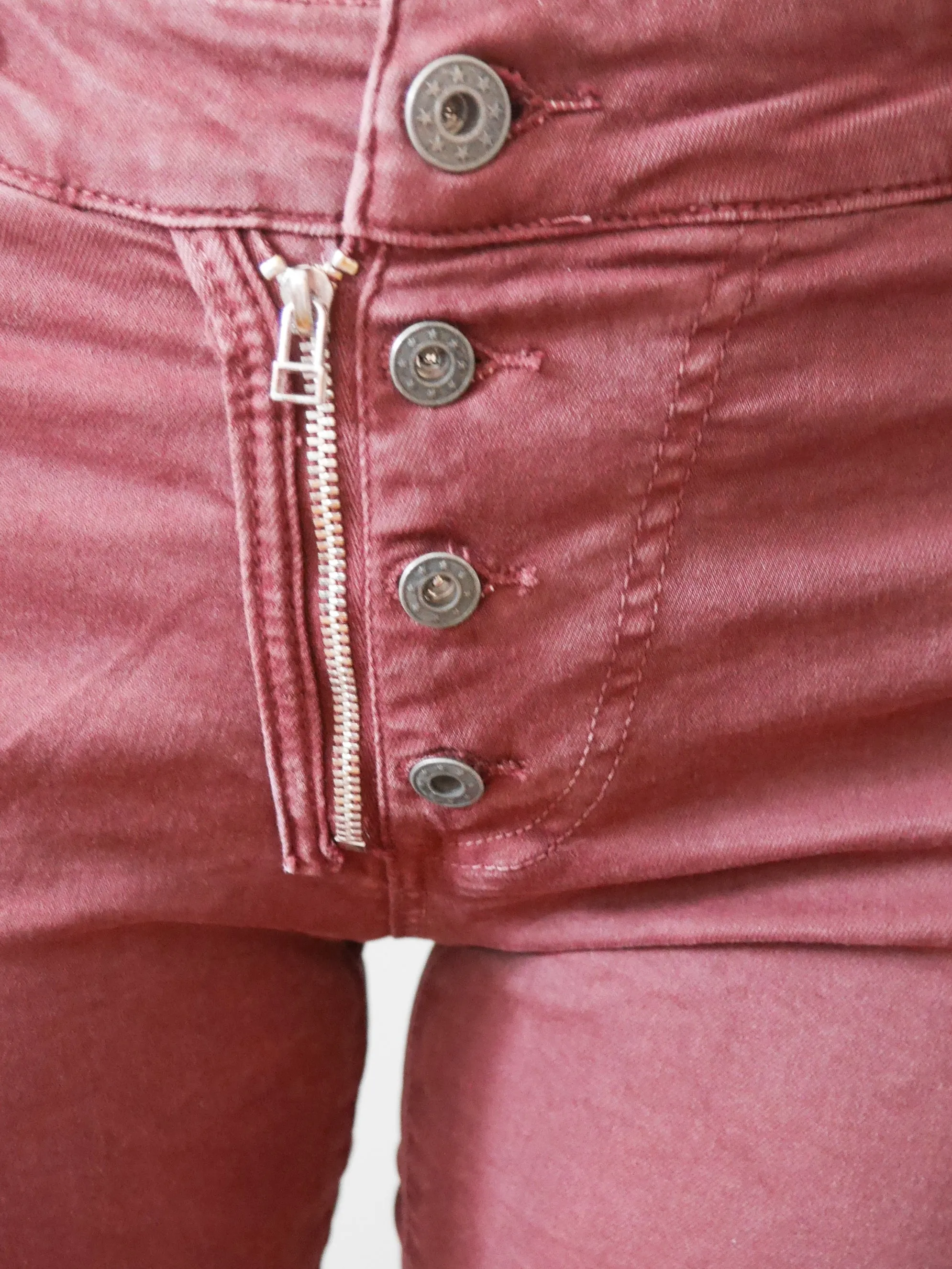 Melly & Co Plum 4 Button Hole Detail Jeans