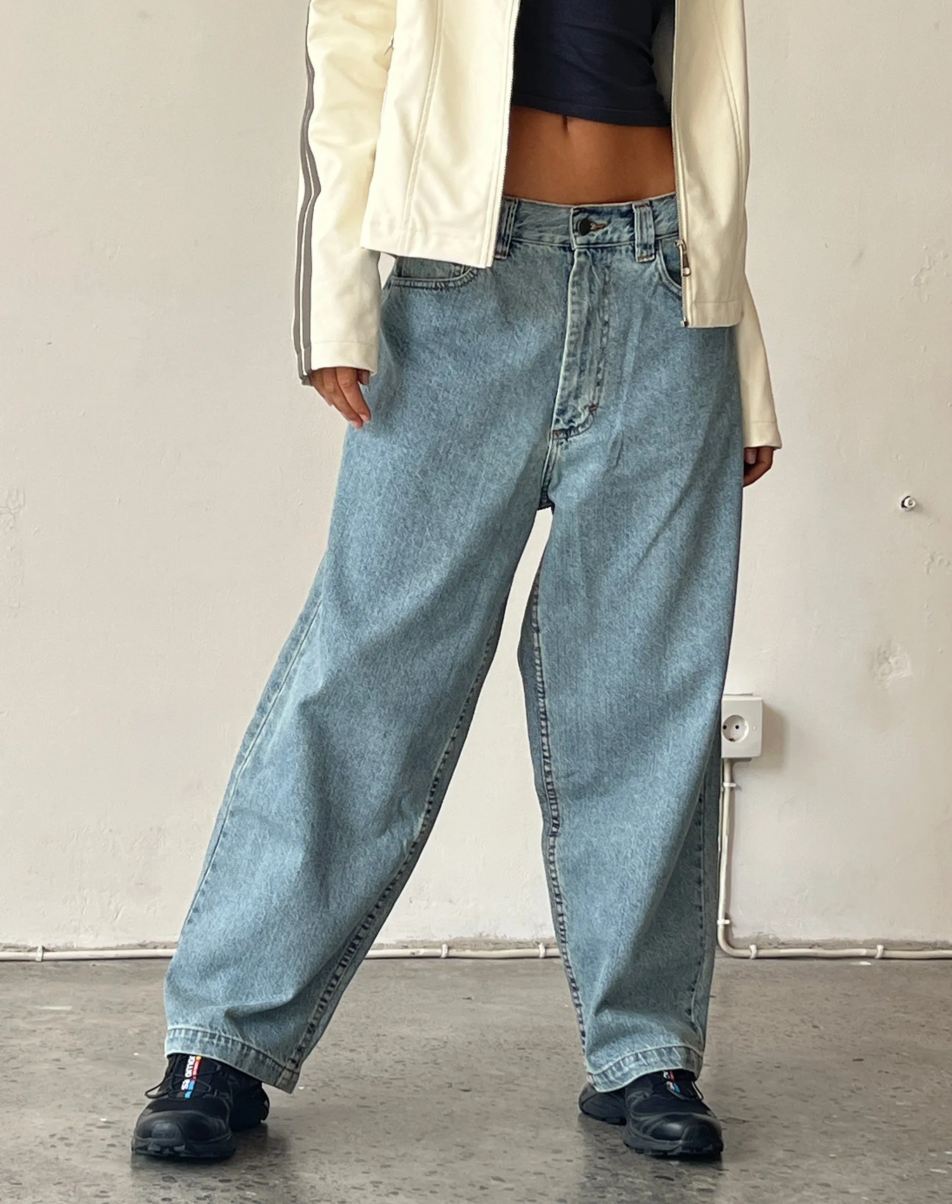 Skater Low Rise Jean in Vintage Light Wash